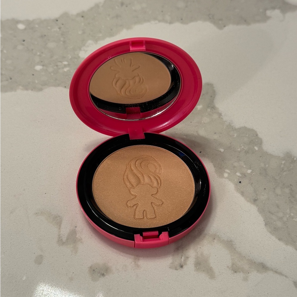 MAC Glow Rida Good Luck Trolls Beauty Powder Limited Edition